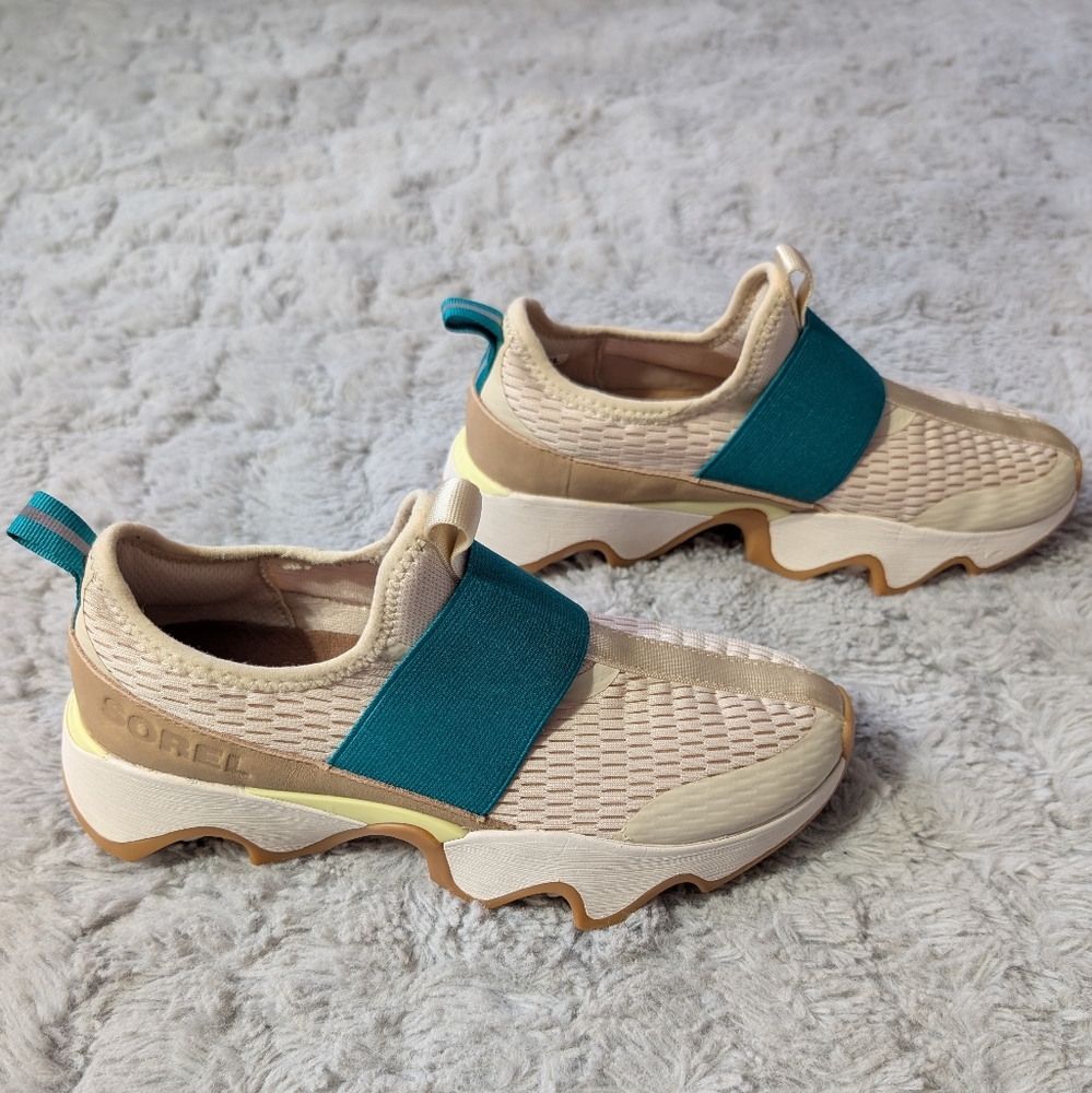 Sorel Kinetic Impact II Strap Sneaker Women's Size 8 Tan And Teal